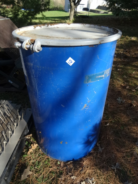 lot 10 image: 55 Gal. Steel Barrel with Clamp on Lid