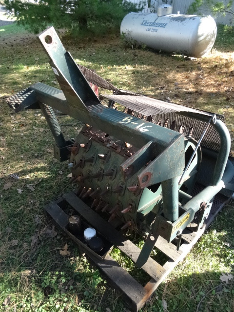 lot 15 image: Cushman Green Saver Aerator 22