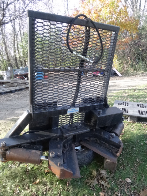 lot 33 image: Grace MFG Tree Shear