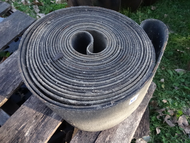 lot 42 image: Tractor Pulley Belting