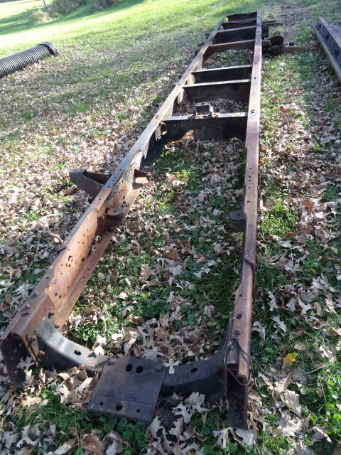 lot 55 image: Steel Truck Frame 352 X 34