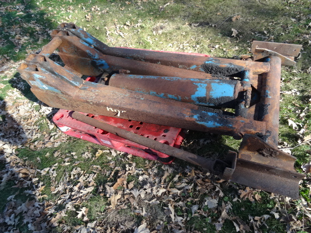 lot 56 image: Rugby Hydraulic Truck Hoist