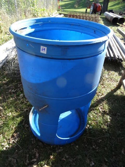 lot 69 image: Home Made Deer Feeder