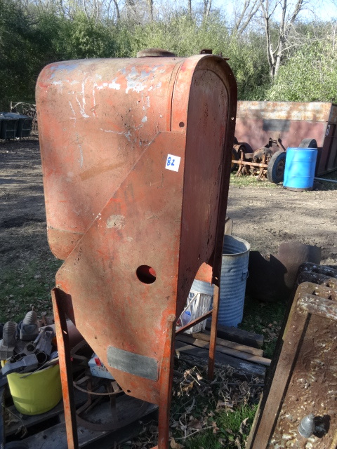 lot 82 image: Fuel Tank off of a International