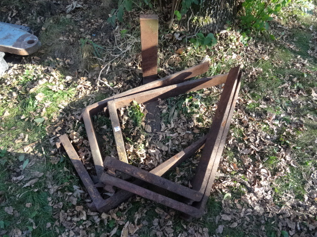 lot 84 image: 6 Misc Forklift Forks. 32 X 4