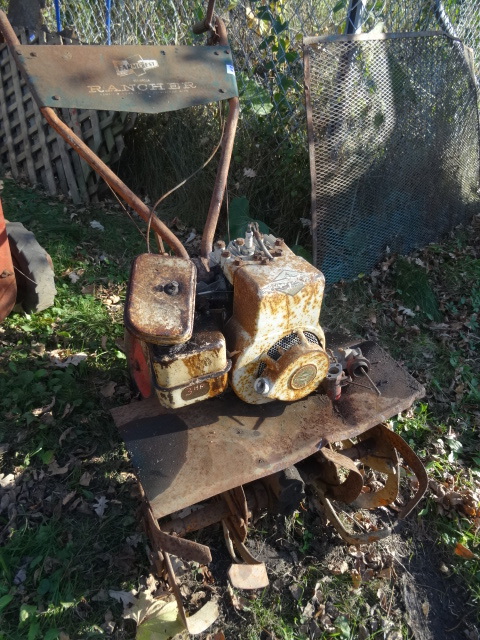 lot 86 image: Farm Crest Rancher Tiller 3 HP.