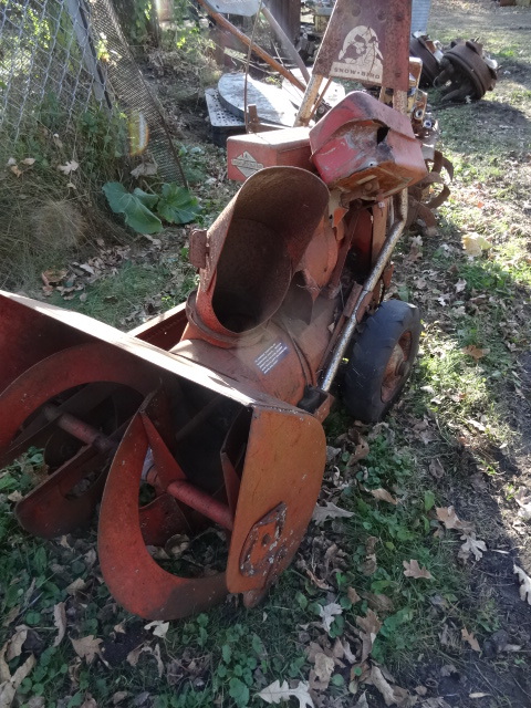 lot 87 image: Vintage Snow Bird Snow Blower