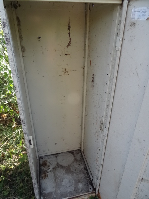 lot 89 image: Metal Cabinet 18 X 18 X 53