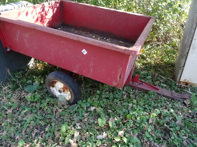 lot 90 image: Red Devil Load Hog Lawn Trailer
