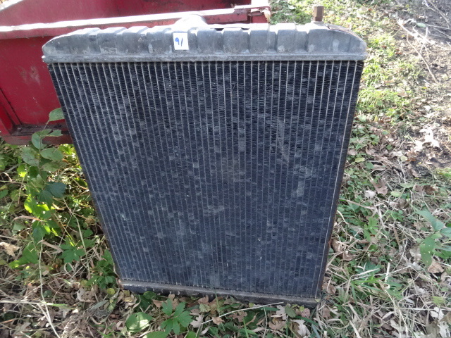 lot 91 image: IH Radiator 464853C1