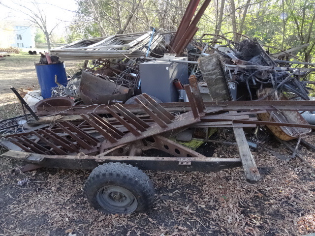 lot 114 image: Pile of Misc Scrap Metal