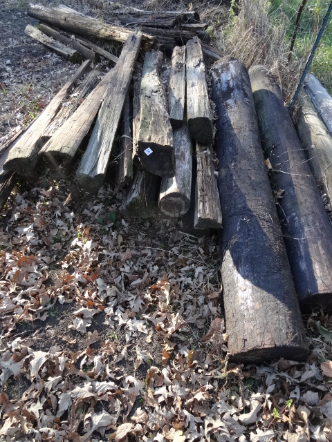 lot 119 image: Wood Fence Posts