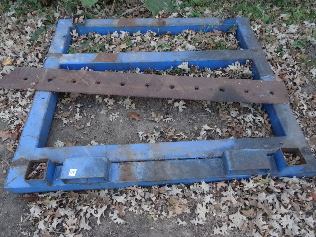 lot 128 image: Steel Tubing Frame