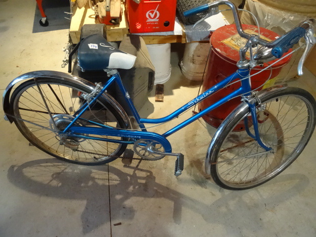 lot 174 image: Vintage Schwinn Collegiate Bike