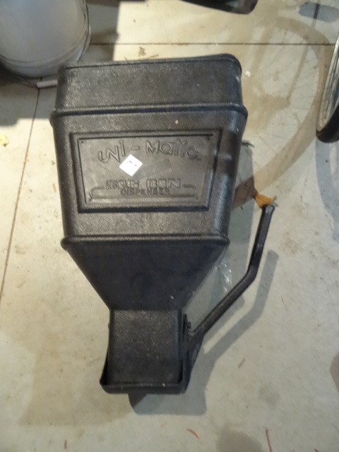 lot 175 image: Unimatic Dispenser