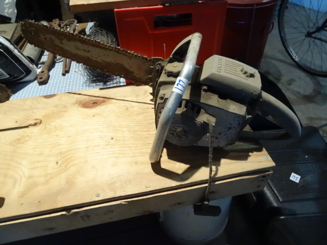 lot 177 image: Homelite XL-12 Chain Saw 16 Bar