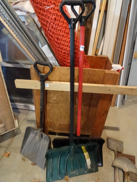 lot 193 image: 3 Snow Shovels