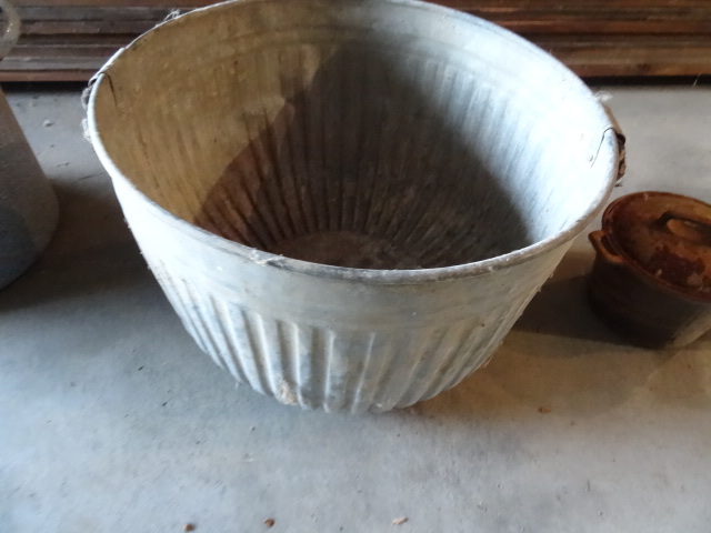 lot 231 image: Galvanized Bushel Basket