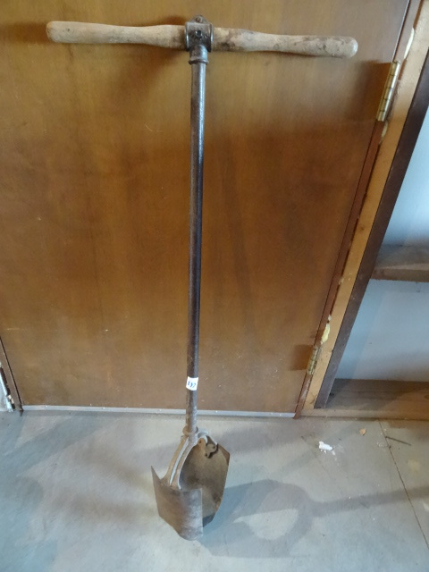 lot 237 image: Post Hole Auger
