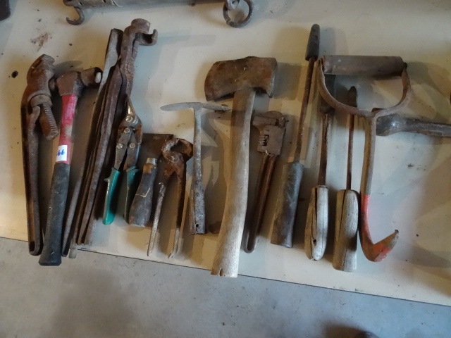 lot 266 image: Misc Vintage Tools