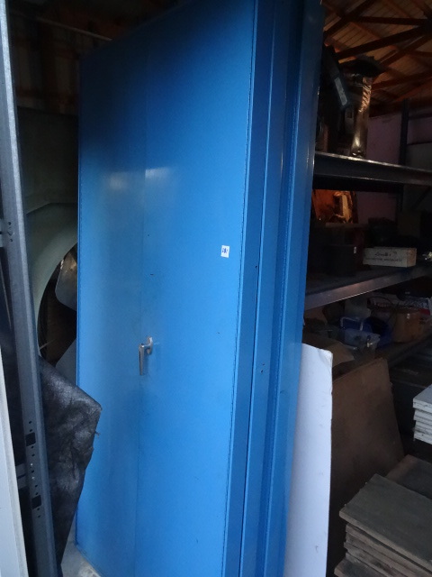 lot 281 image: Make Your Own Cabinet.