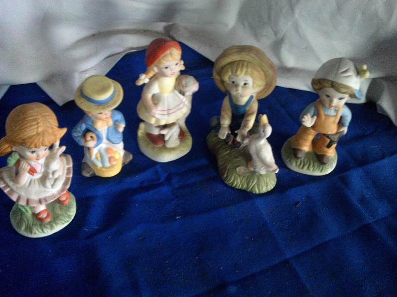 vintage knick knacks