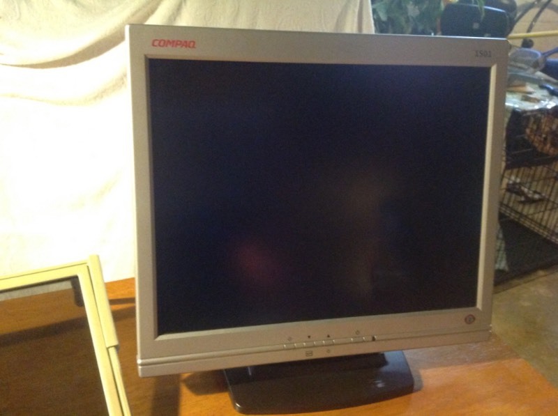 Anti Glare Monitor Filter & Compaq 1501 Tilting Computer Monitor