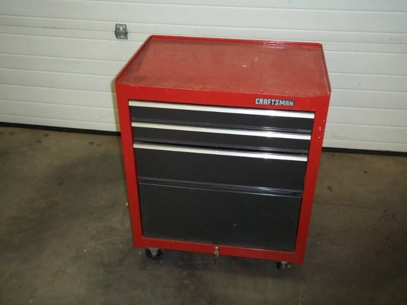 lot 134 image: Craftsman tool cart with key