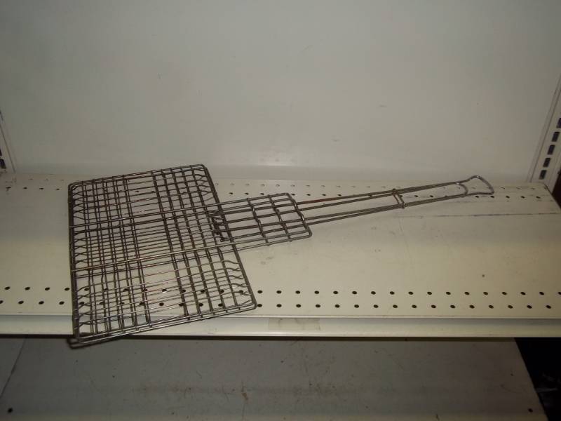lot 137 image: Fish Grilling Basket