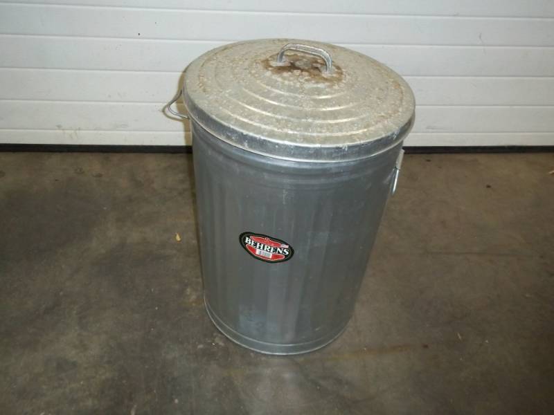 lot 141 image: New 20 Gallon Galvanized Garbage Can