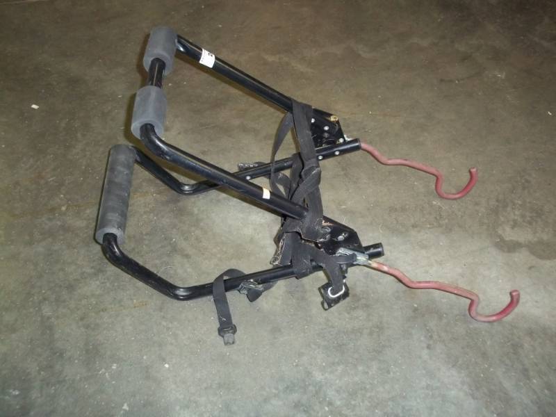 lot 90 image: Car bike rack