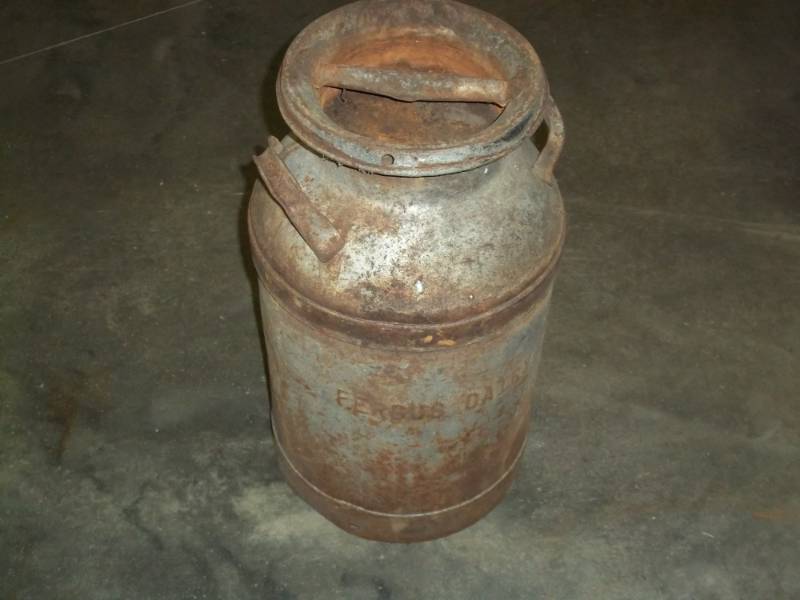 lot 19 image: Vintage Milk Can