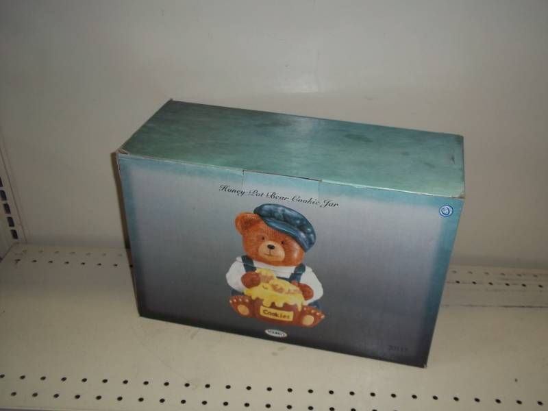 lot 30 image: Honey Pot Bear Cookie Jar