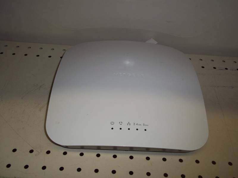 lot 62 image: Wireless booster