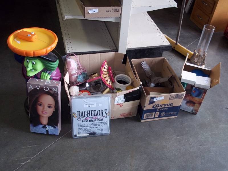 lot 84 image: Variety Lot of Dcor Items