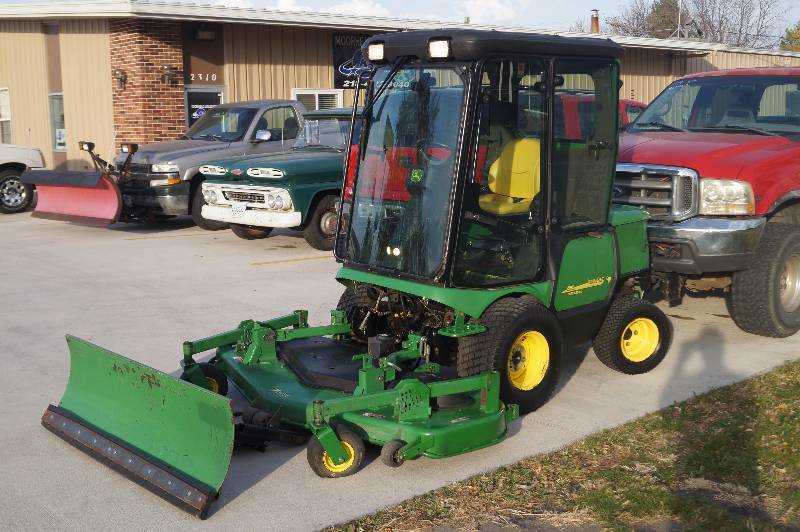 John Deere 1565 Diesel 4x4 Tractor