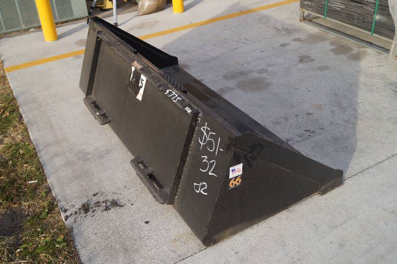 Tomahawk 66 New Skid steer bucket