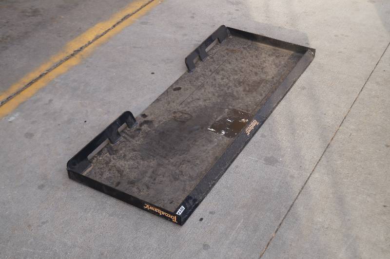Tomahawk New Skid steer Universal Plate