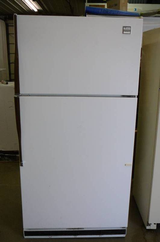 Refrigerator whirlpool no frost 33 W X 27d X 65 12 h