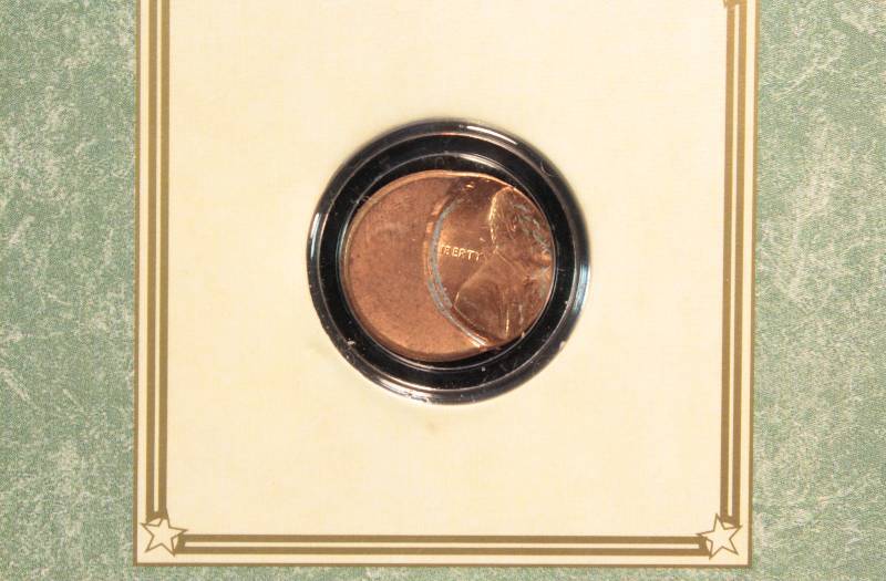 US MINT ERROR - OFF CENTER US CENT