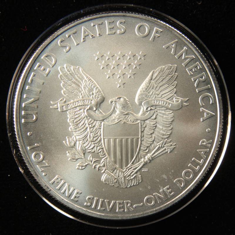 2009 US SILVER EAGLE 1 TROY Oz. .999 FINE SILVER IN AIRTITE HOLDER