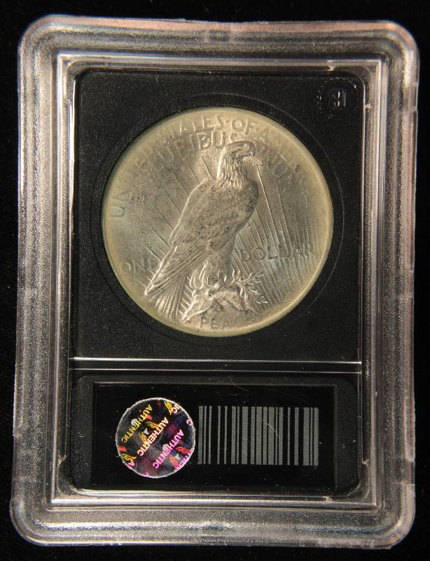 1922 PEACE SILVER DOLLAR VF IN BLACK CASE