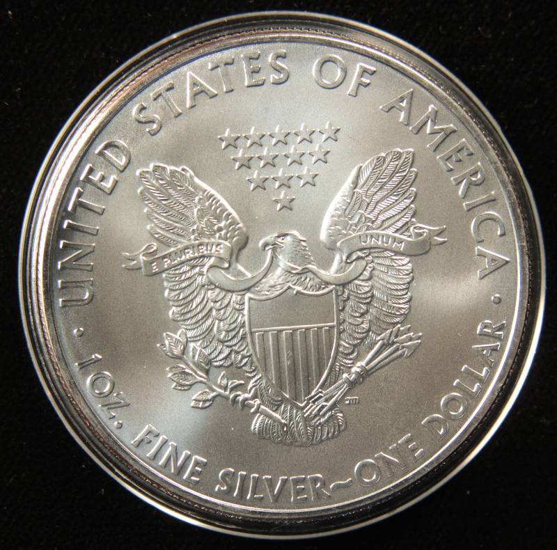 2011 US SILVER EAGLE 1 TROY Oz. .999 FINE SILVER IN AIRTITE HOLDER