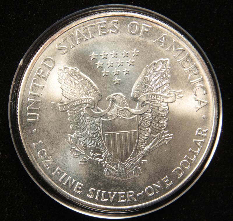 2000 US SILVER EAGLE 1 TROY Oz. .999 FINE SILVER IN AIRTITE HOLDER