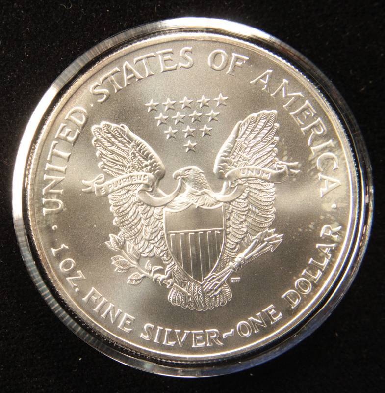2001 AMERICAN SILVER EAGLE .999 FINE SILVER 1 TROY Oz. IN AIRTITE HOLDER