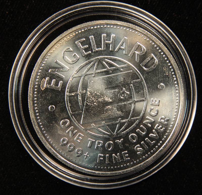 1 TROY OZ. .999 FINE SILVER PROSPECTOR ROUND 1982 IN AIRTITE HOLDER