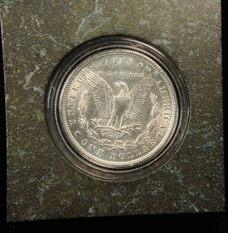 1900 MORGAN SILVER DOLLAR UNC IN CASE