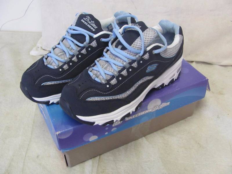 Skechers Womens Centennial Shoes Size 9 Wide