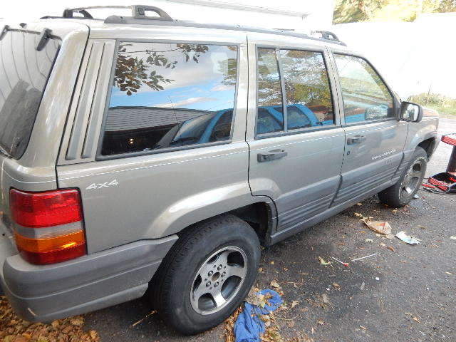 lot 1 image: 1997 Jeep Grand Cherokee