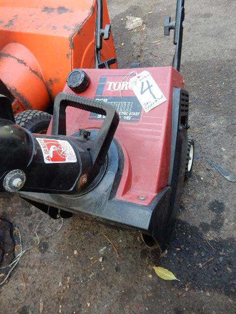 lot 4 image: Toro Single Stage Snow Blower